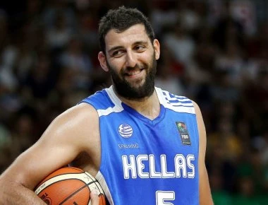 Το αστείο σχόλιο του Μπουρούση για την πρόκριση της Εθνικής Ελλάδας στο Παγκόσμιο Κύπελλο Μπάσκετ